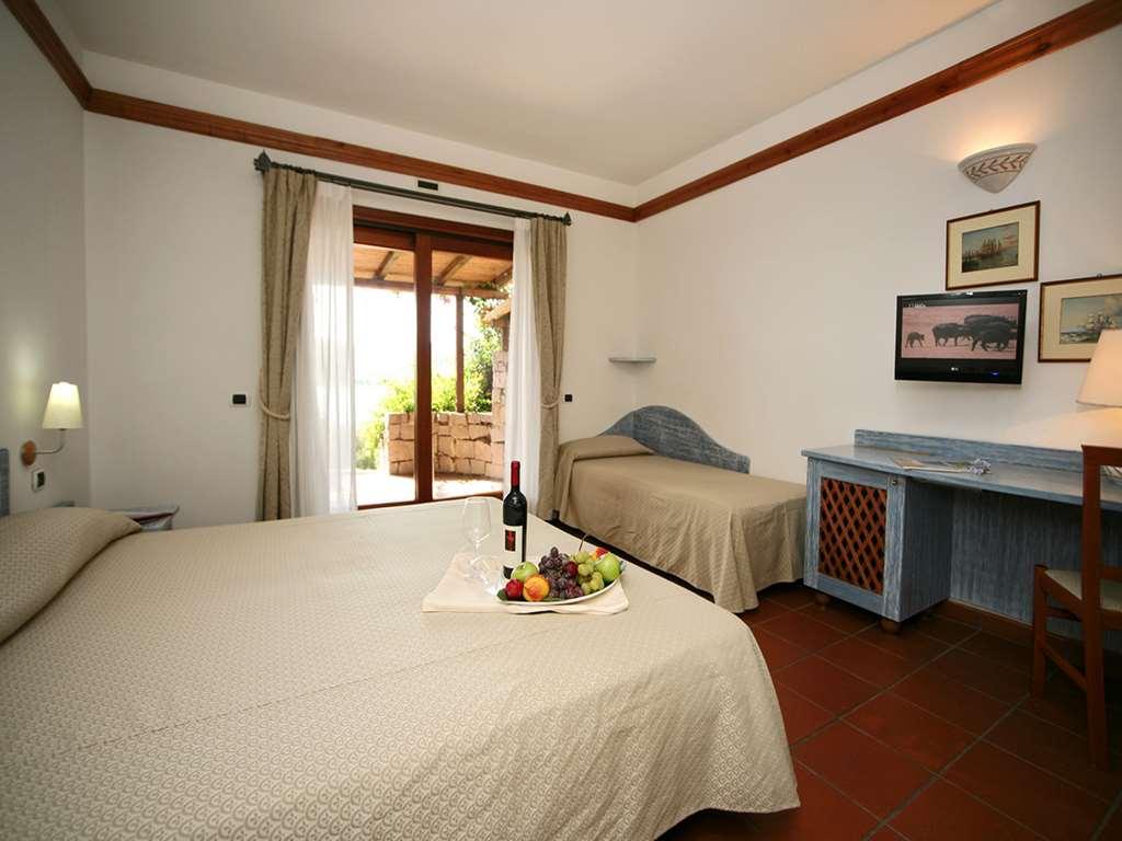 Hotel Palumbalza Порто Ротондо Стая снимка