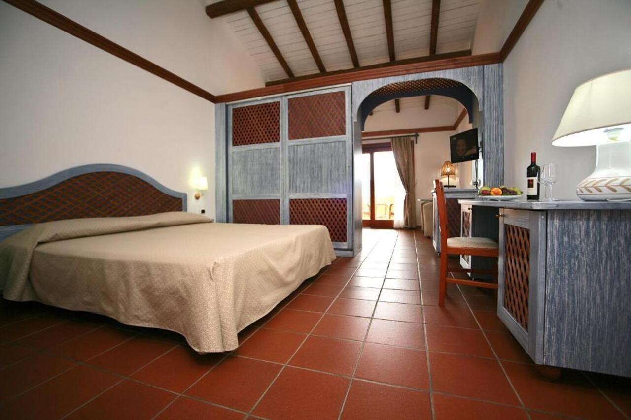 Hotel Palumbalza Порто Ротондо Стая снимка
